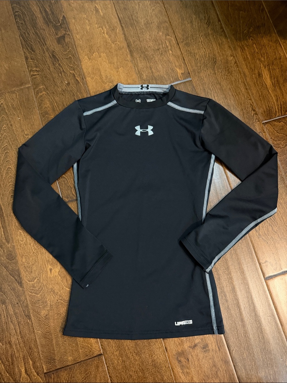 Boys Under Armour Black Long-Sleeve Performance Compression Top